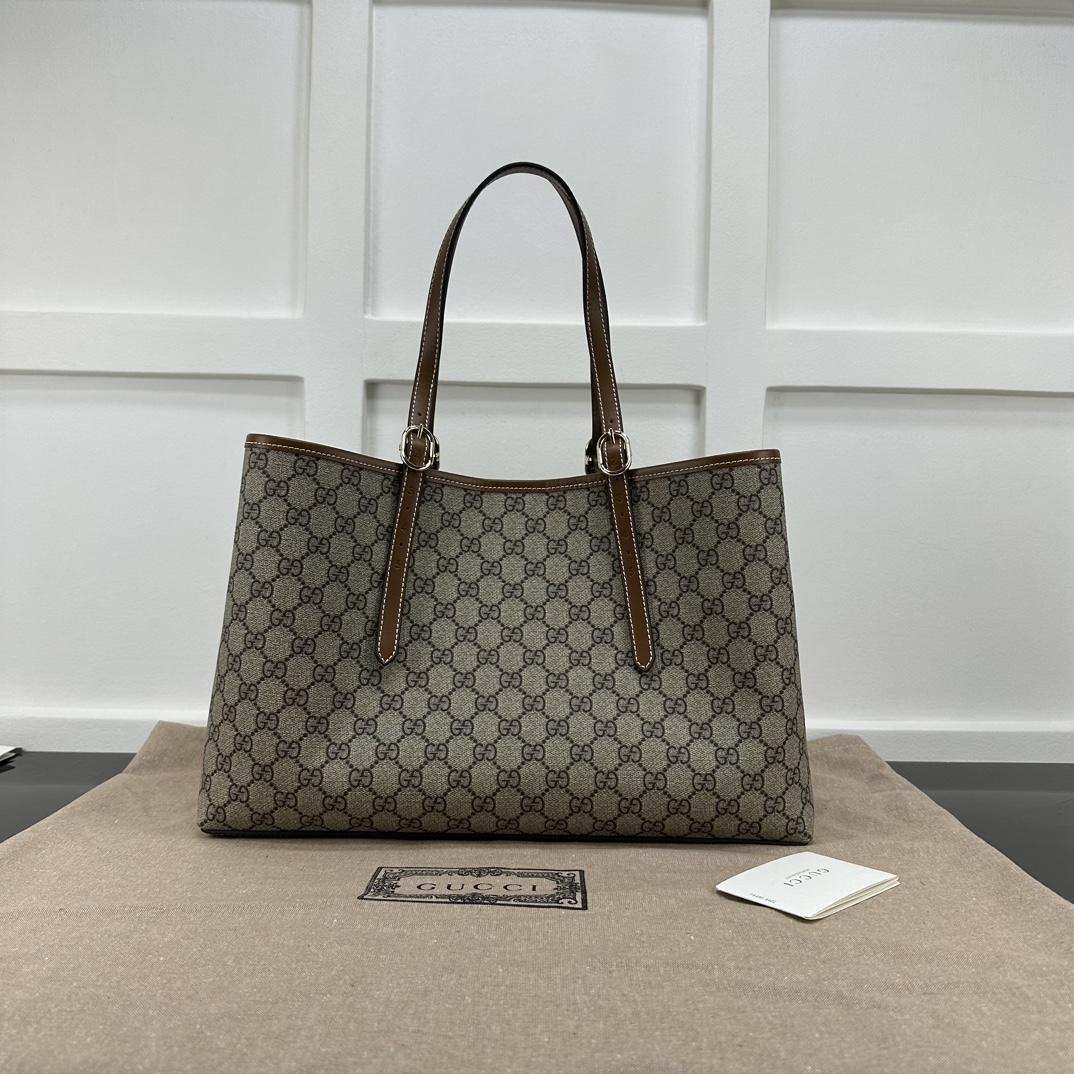 Gucci Emblem Medium Canvas Replica Bags