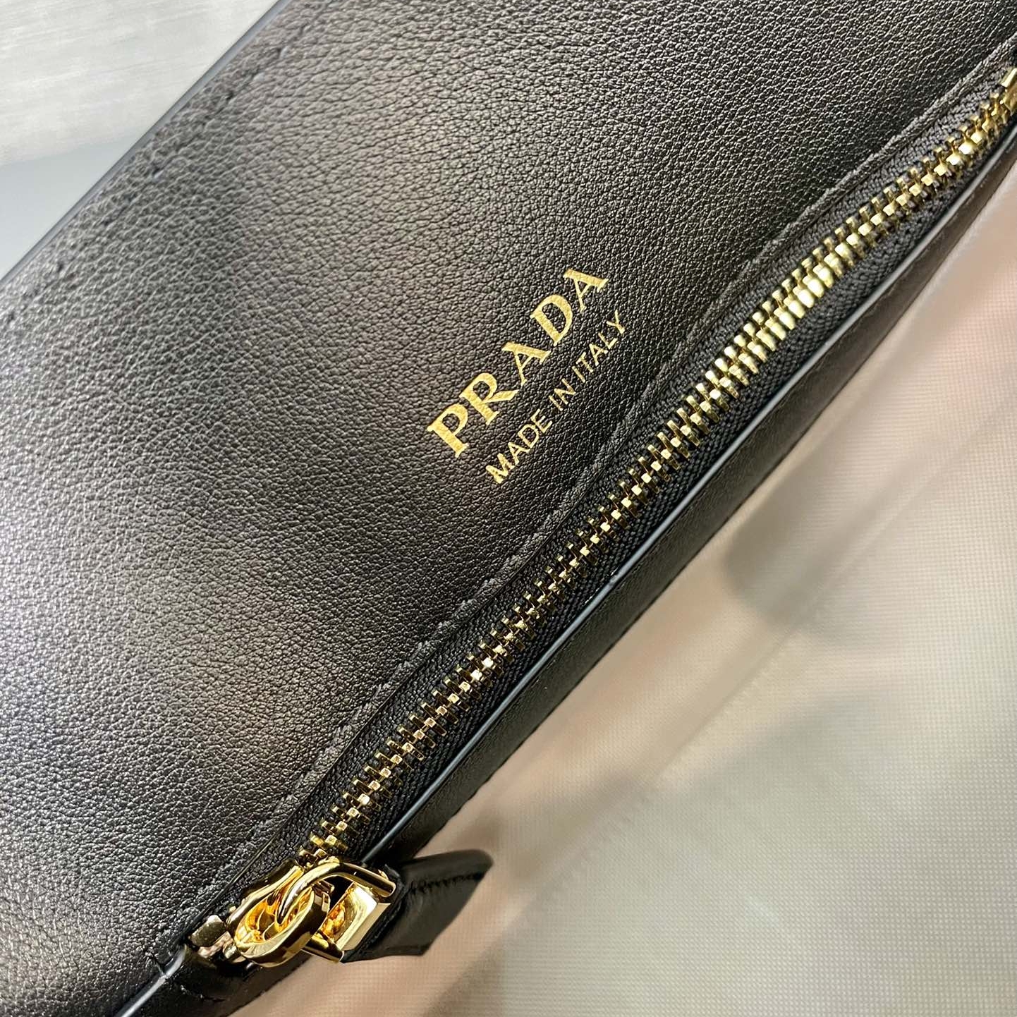 Prada Tote Bags Medium Leather Replica Bags