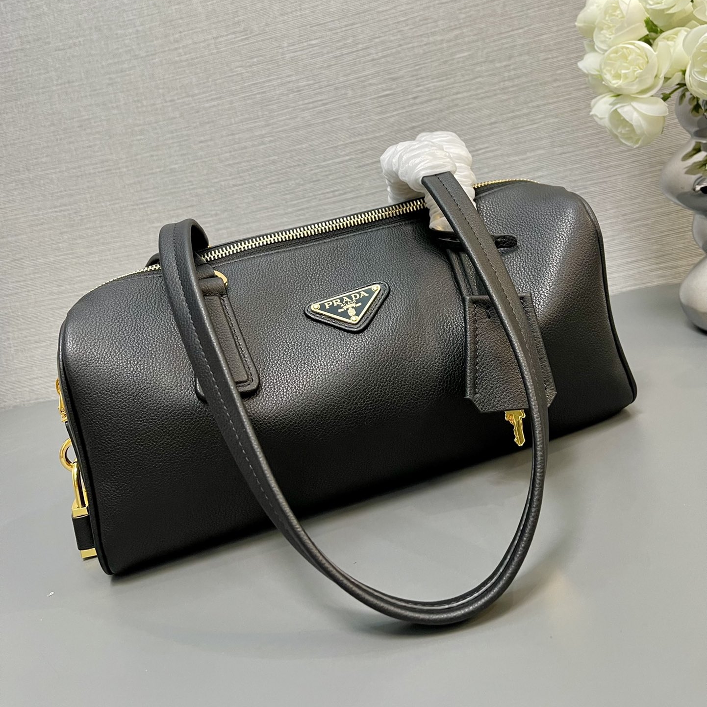 Prada Handbags Medium Leather Replica Bags