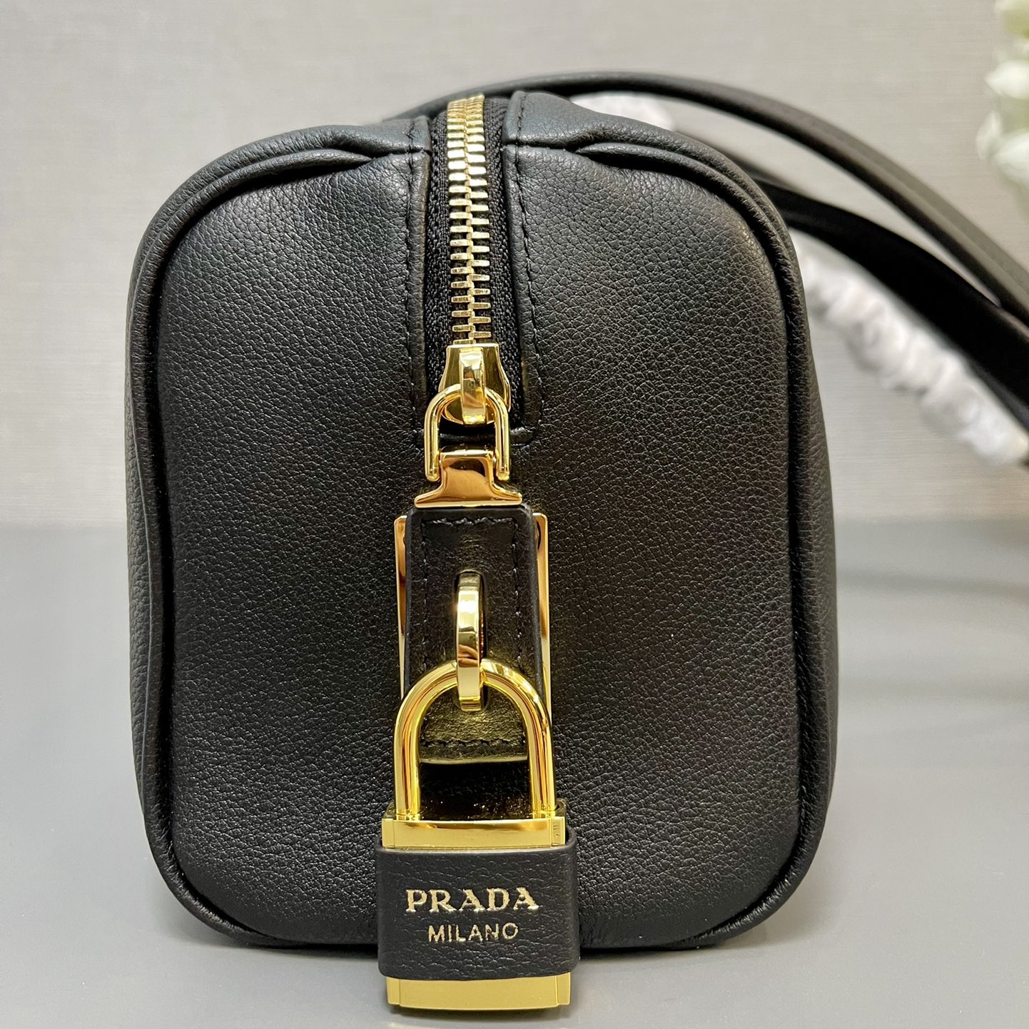 Prada Handbags Medium Leather Replica Bags