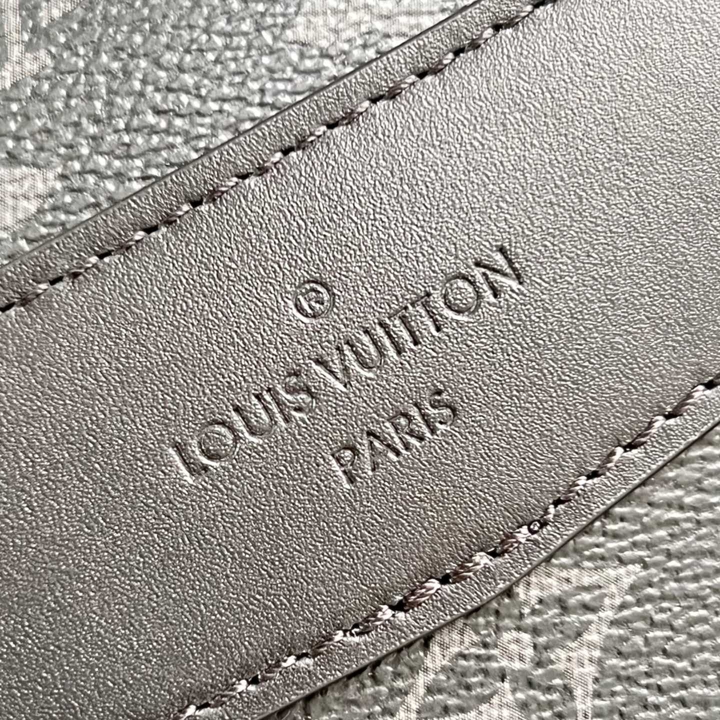 LV Messenger Voyager PM Small Leather Replica Bags Louis Vuitton