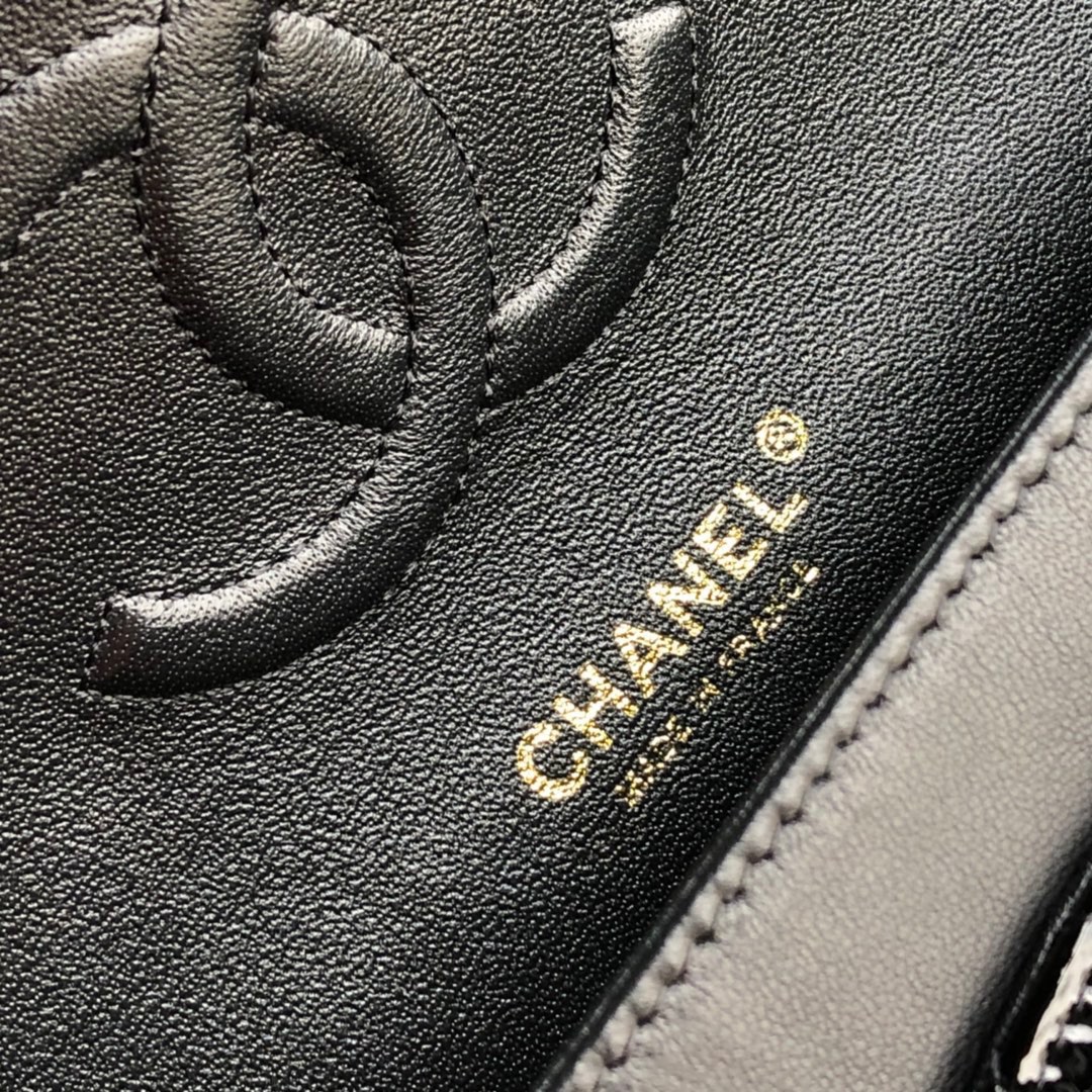 Chanel Classic Flap CF Patent Leather Medium Cowhide Replica Bags