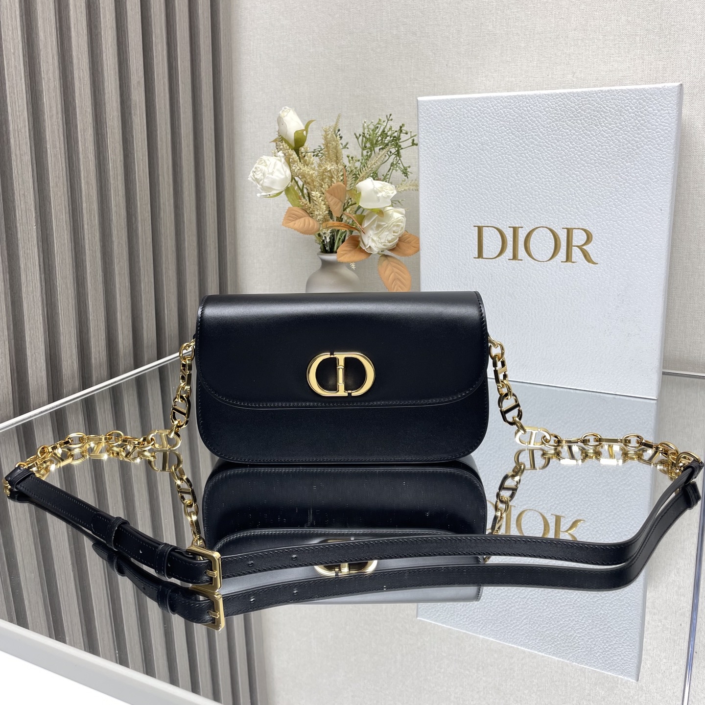 Dior 30 Montaigne Avenue Medium Cowhide Replica Bags