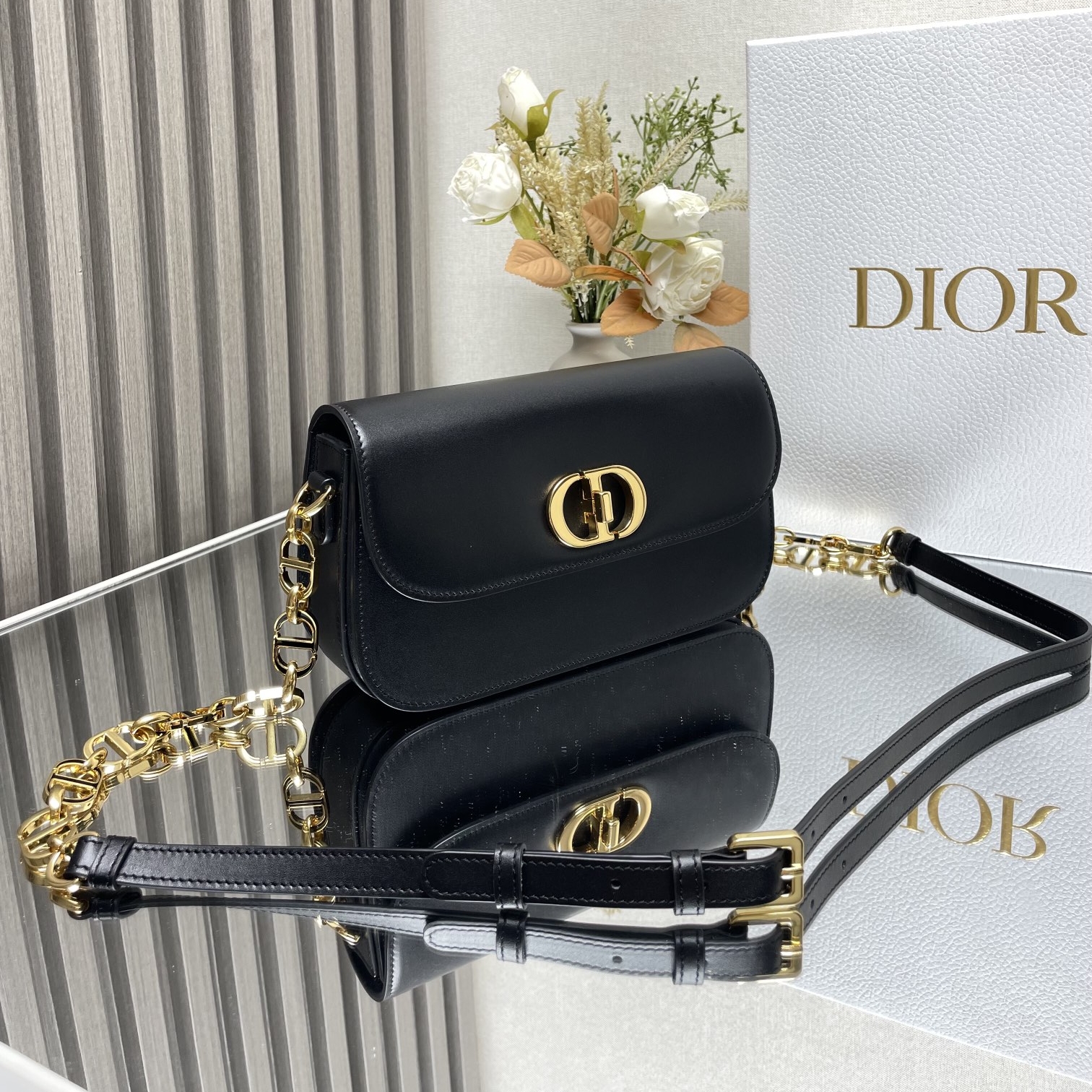 Dior 30 Montaigne Avenue Medium Cowhide Replica Bags