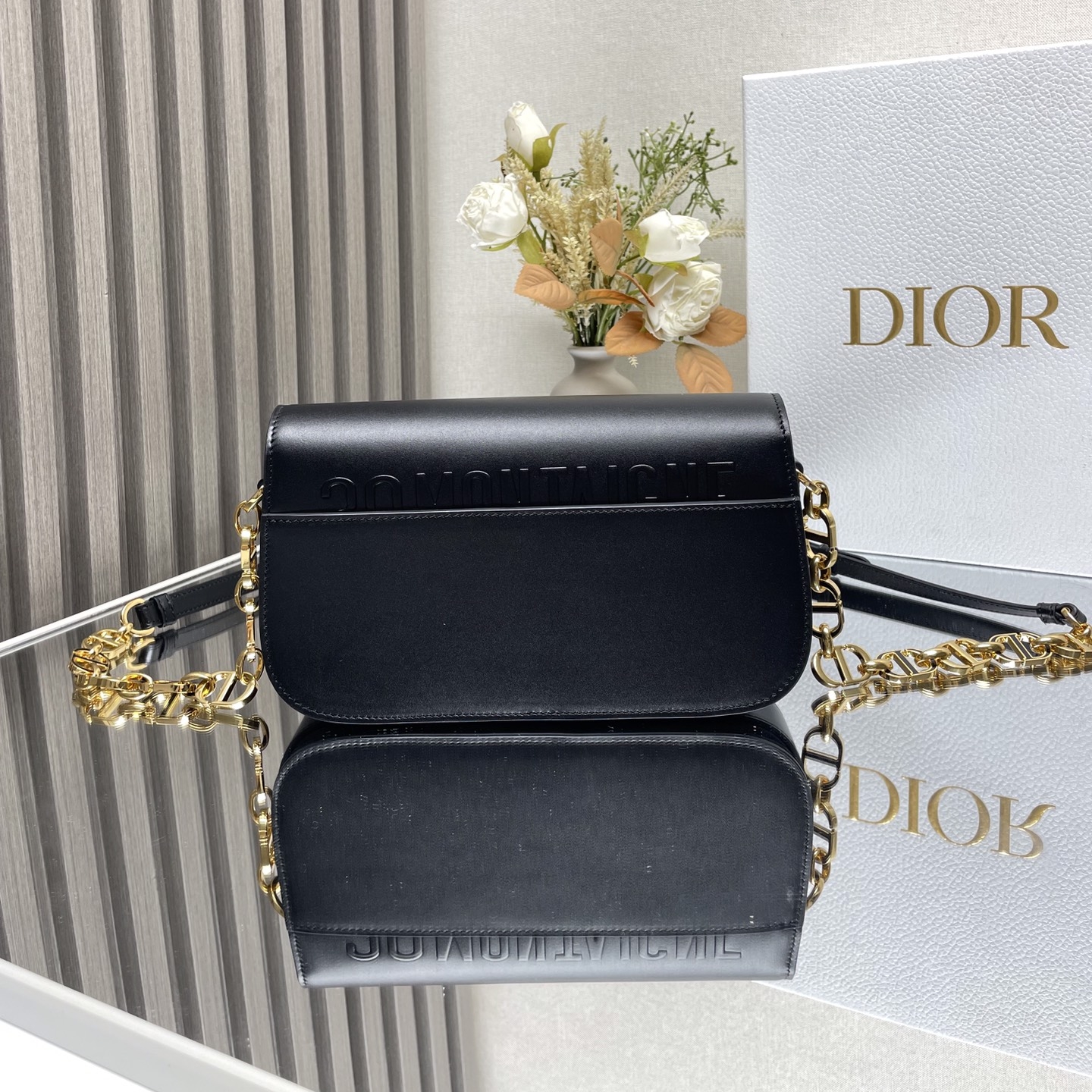 Dior 30 Montaigne Avenue Medium Cowhide Replica Bags