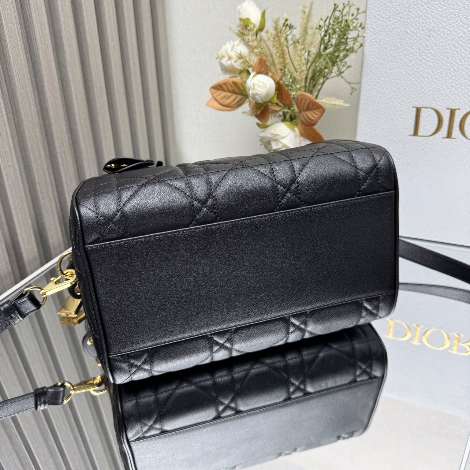 Dior Groove 25 Cowhide Replica Bags